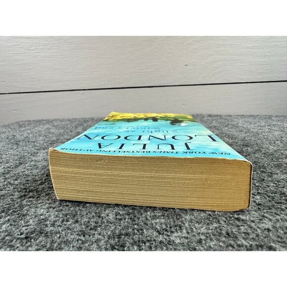 A Light at Winter's End by Julia London (Paperback) - Picture 6 of 6